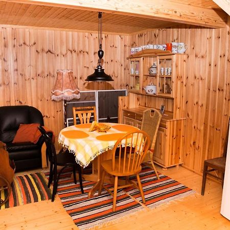 Mere Kodumajutus Kärdla Extérieur photo