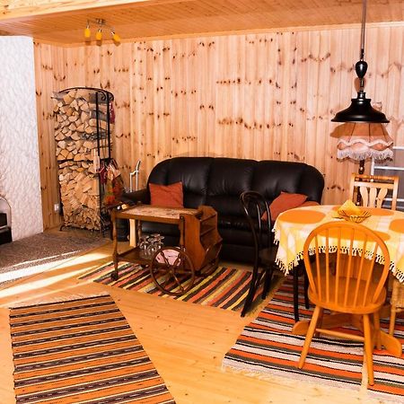 Mere Kodumajutus Kärdla Extérieur photo