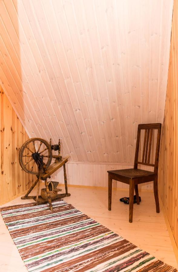 Mere Kodumajutus Kärdla Extérieur photo