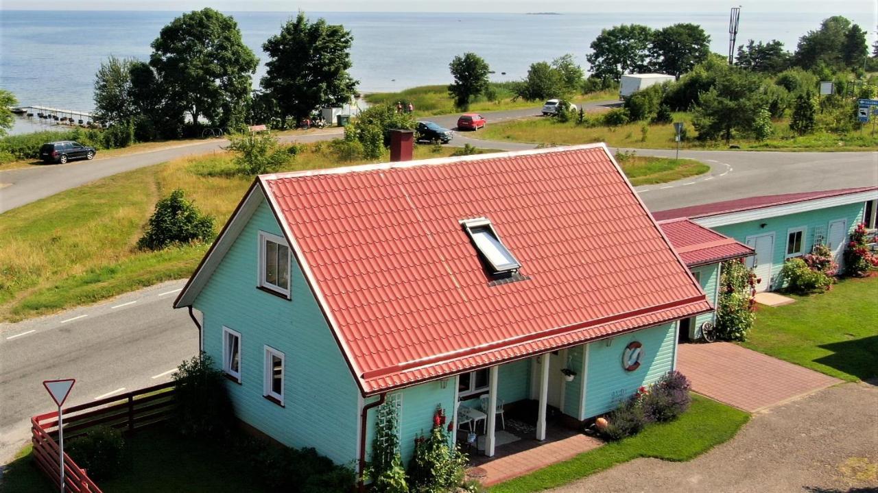 Mere Kodumajutus Kärdla Extérieur photo